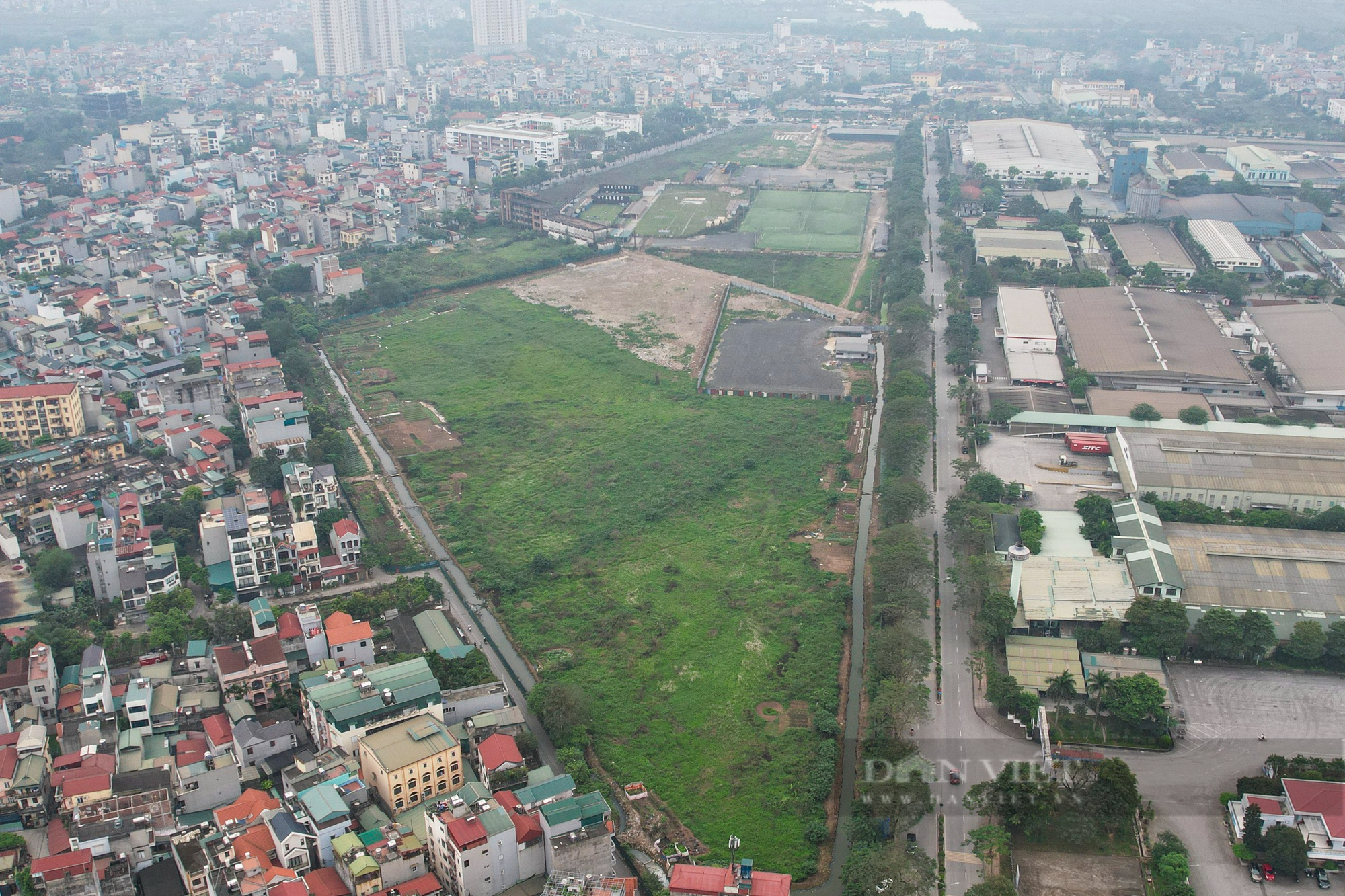 Dự án Khu đô thị rộng 37ha tại Hà Nội thành khu bắn cung, sân bóng, bãi gửi xe... trái phép - Ảnh 2.