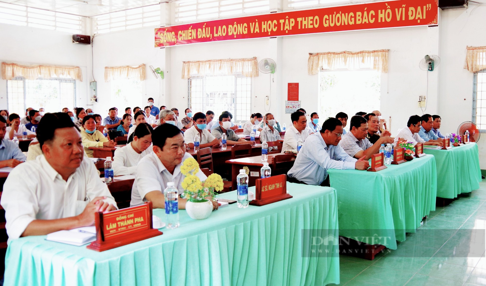 Chủ tịch Hội NDVN và đoàn đại biểu Quốc hội tỉnh An Giang tiếp xúc cử tri huyện Phú Tân - Ảnh 2.