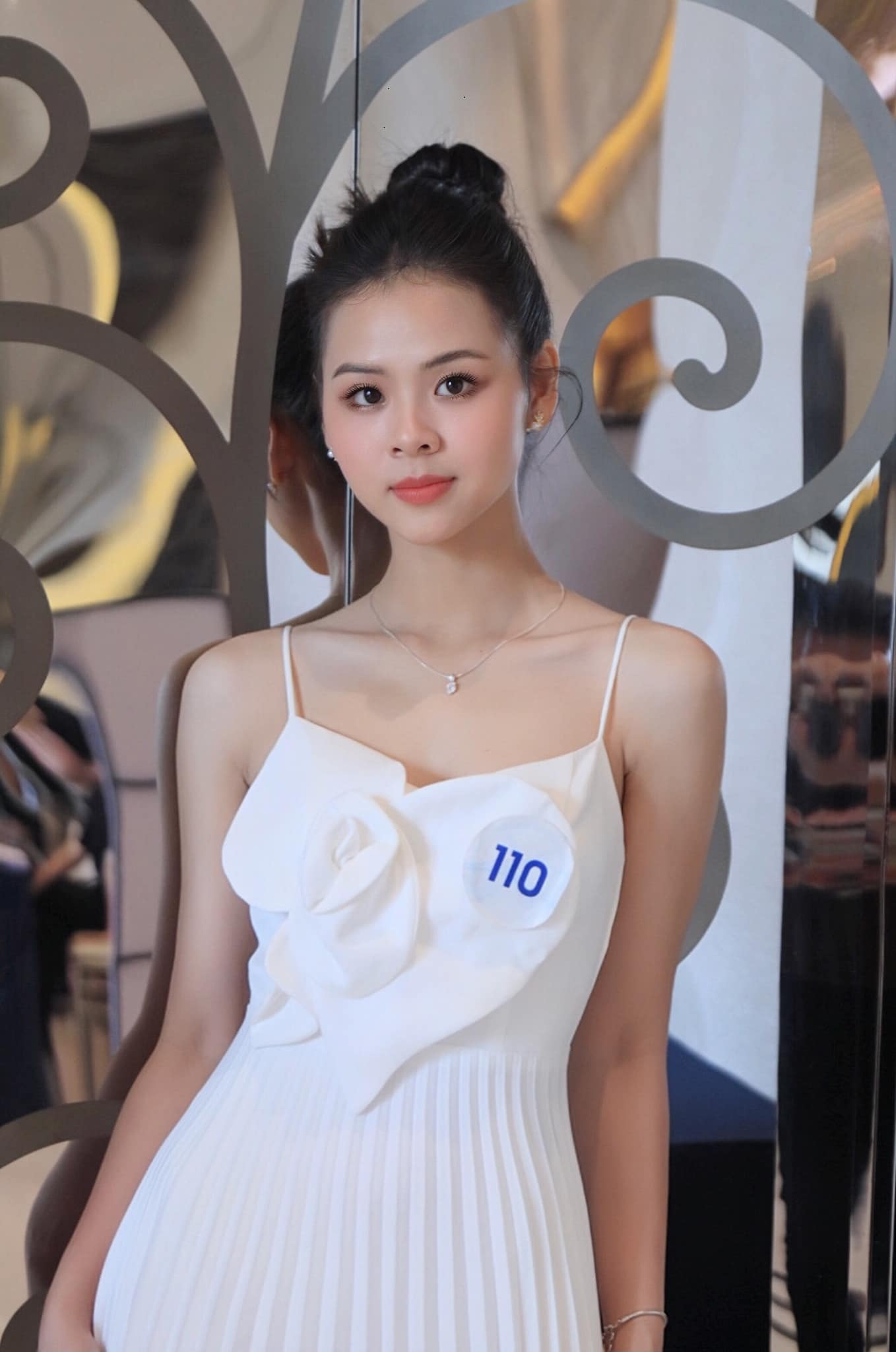 Nhan sắc xinh đẹp mong manh của Hoa khôi bóng chuyền vào chung khảo Miss World Vietnam 2023 - Ảnh 1.