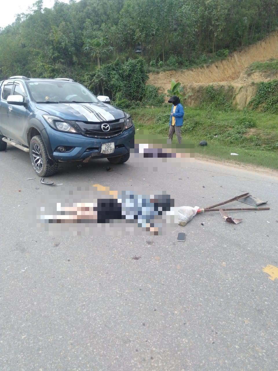 Hòa Bình: Khởi tố lái xe vụ tai nạn khiến 2 người phụ nữ tử vong - Ảnh 2.