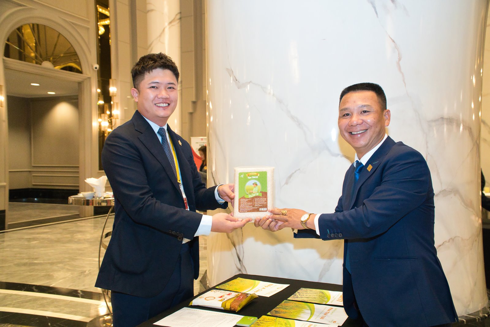 ThaiBinh Seed nhận giải thưởng Top 10 thương hiệu mạnh Asean 2023 - Ảnh 2.