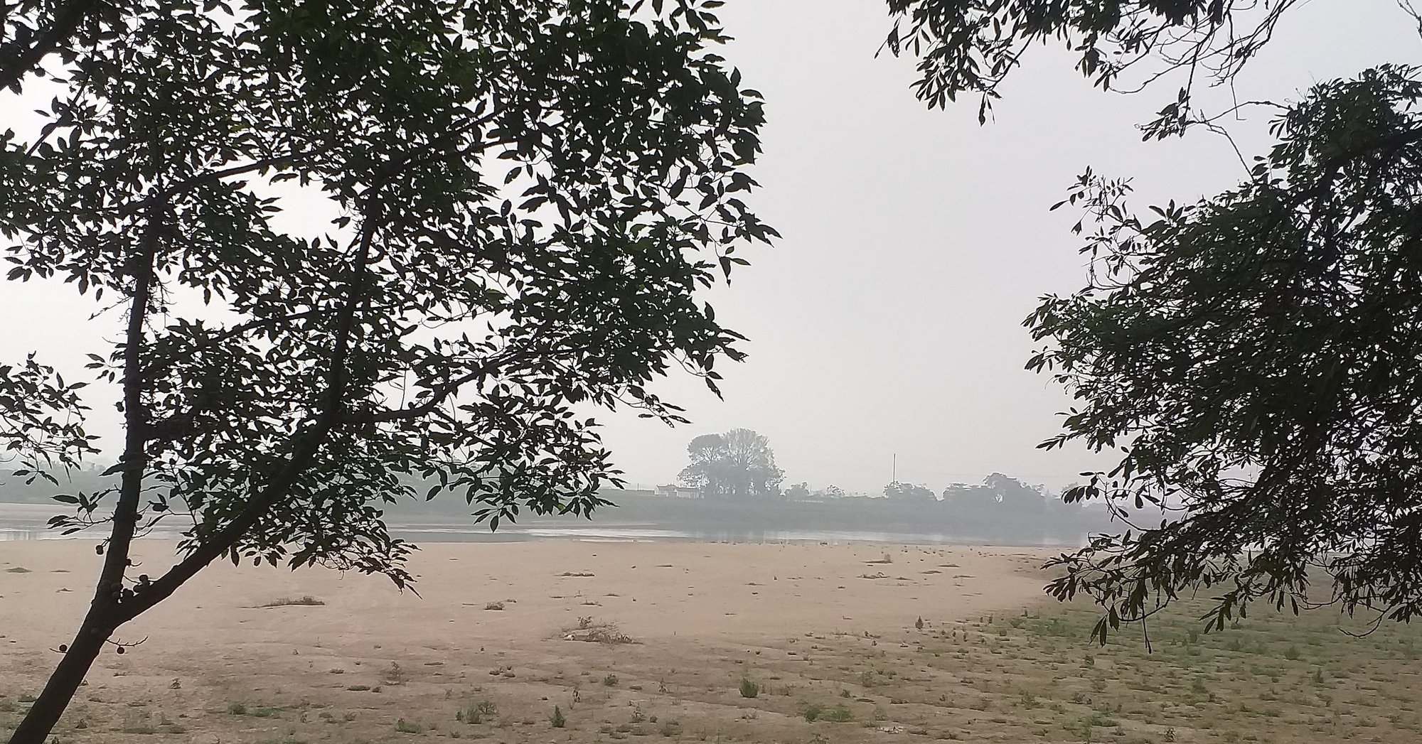 Invited each other to bathe in the Red River mudflat, two students drowned and died