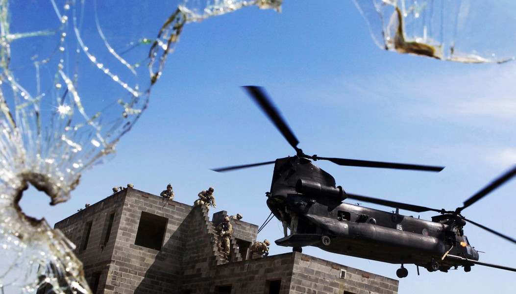 Hình ảnh Mỹ huy động loại trực thăng đặc biệt để sơ tán sứ quán ngay trong đêm tại Sudan - Ảnh 1.