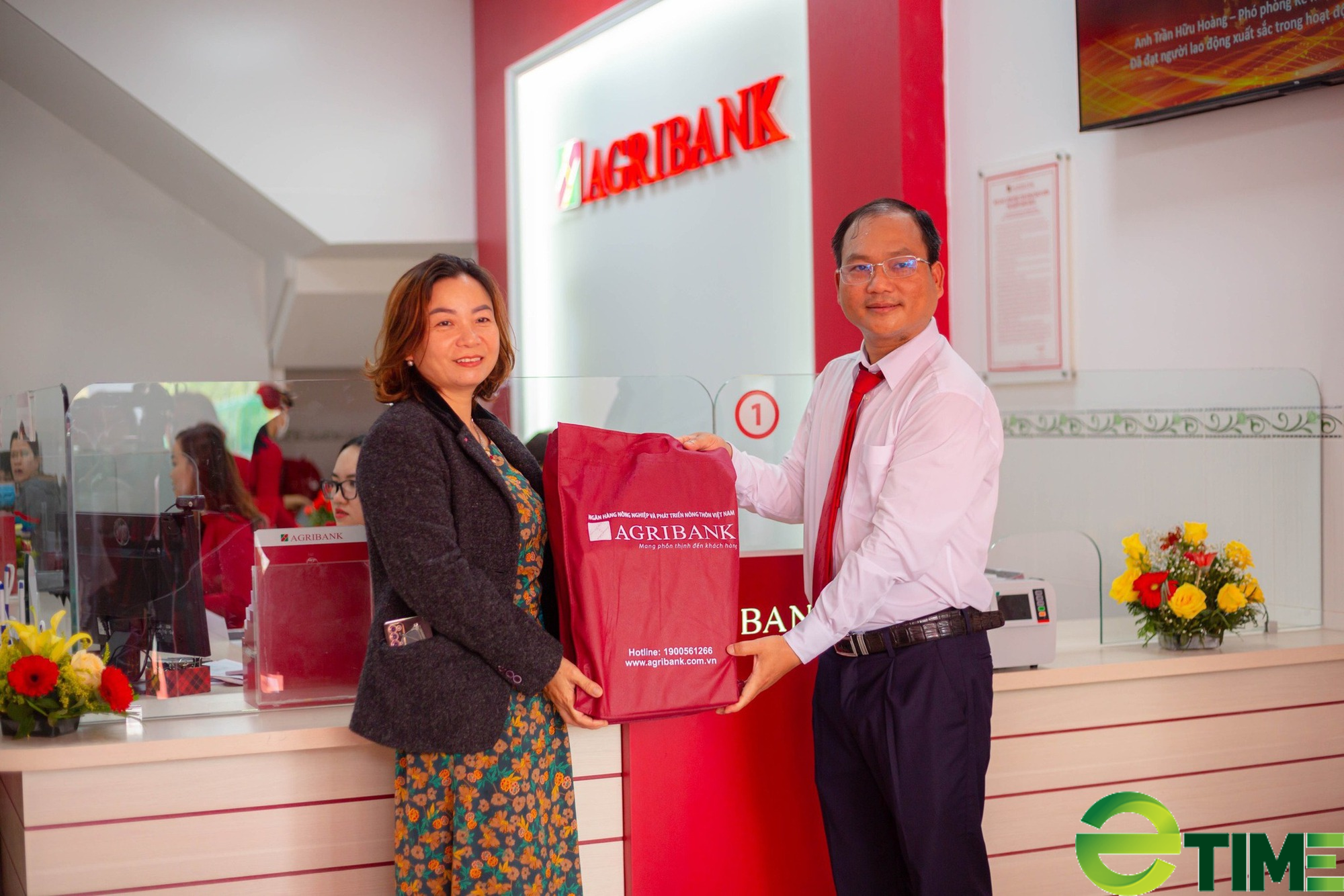 Agribank Phú Yên khai trương phòng giao dịch tại vùng biển Hòa Hiệp  - Ảnh 3.