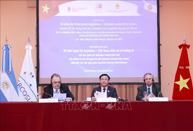 Chủ tịch Quốc hội Vương Đình Huệ: Tầm nhìn 10 năm mới cho quan hệ Việt Nam - Argentina - Ảnh 1.