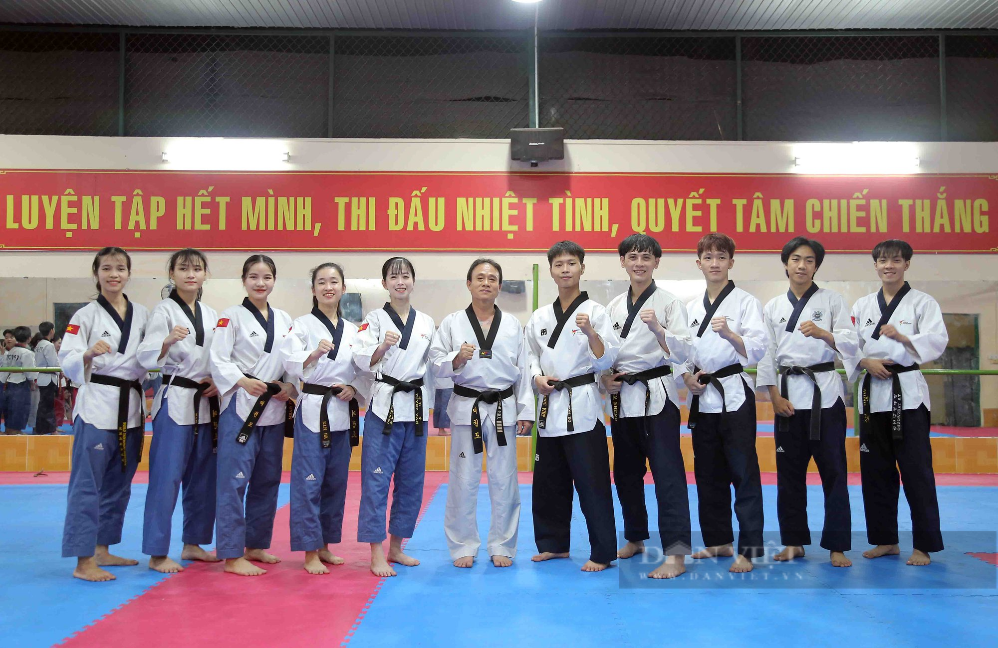 Hụt chuyến tập huấn, Châu Tuyết Vân và đồng đội vẫn quyết giành vàng SEA Games 32 - Ảnh 3.