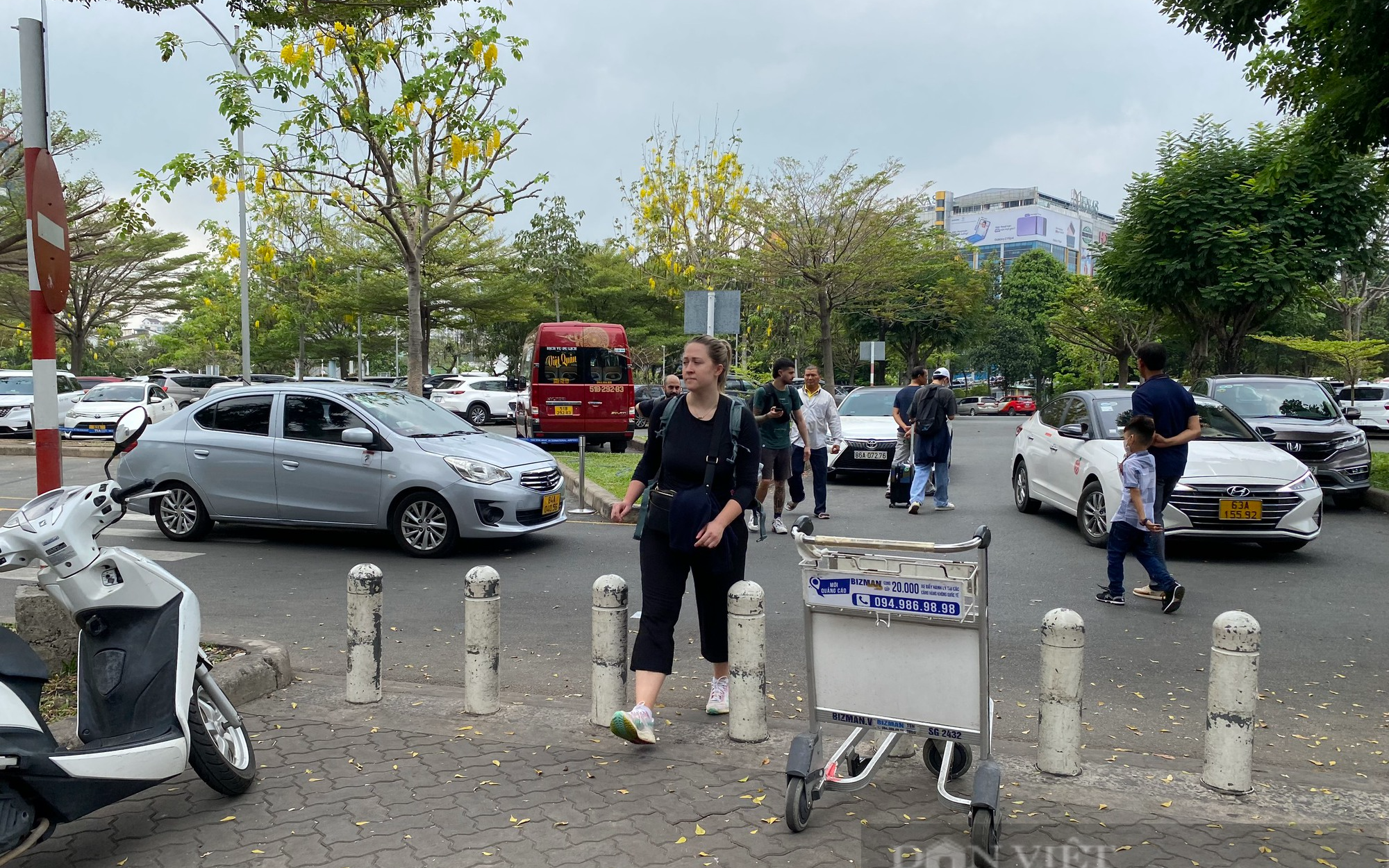Điều chỉnh vị trí đậu xe tại sân bay Tân Sơn Nhất để phục vụ lễ 30/4