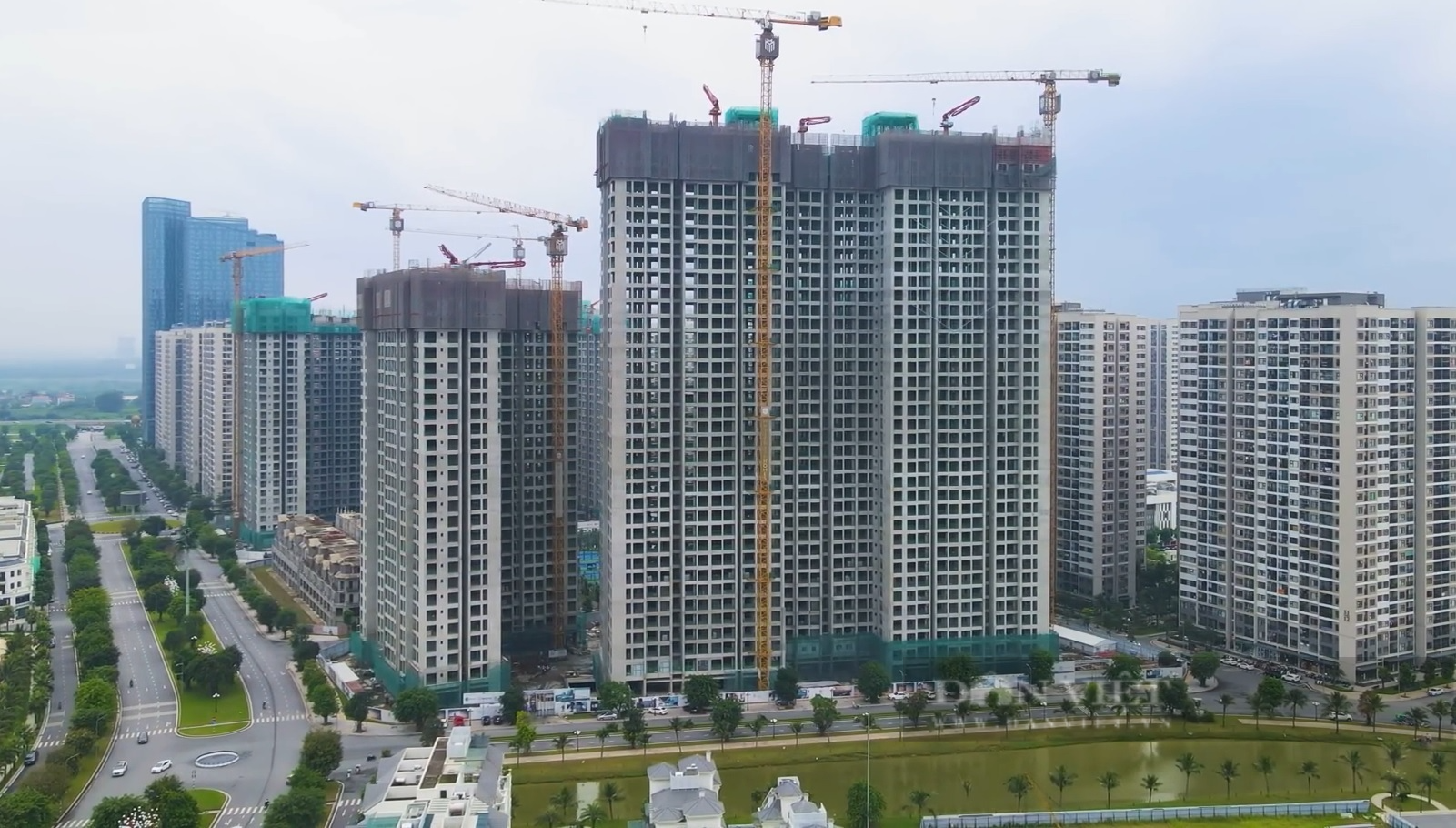 Thị trường bất động sản Hà Nội có xu hướng dịch chuyển ngoại thành - Ảnh 1.