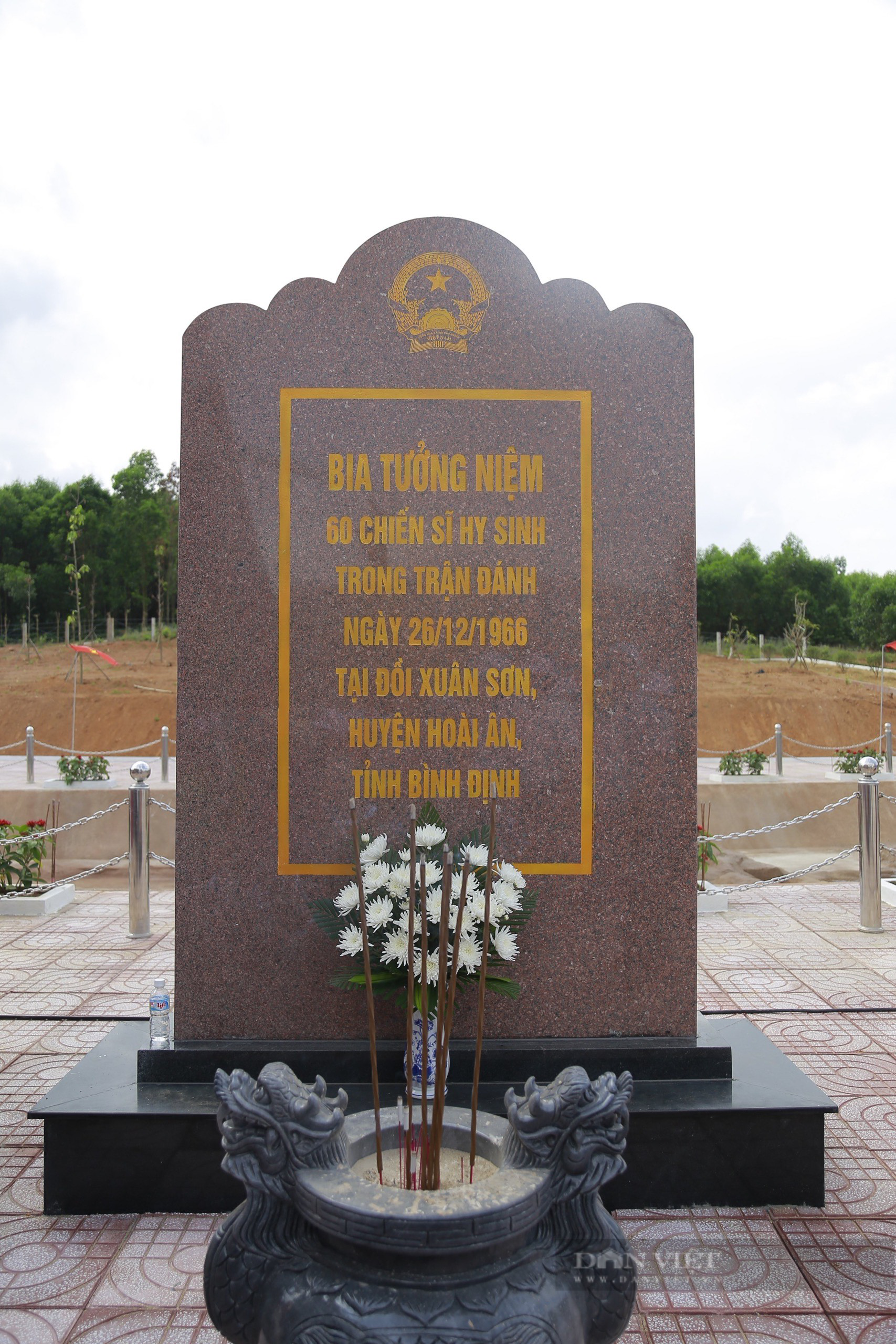 Tưởng niệm 60 liệt sĩ hy sinh ở đồi Xuân Sơn - Ảnh 3.