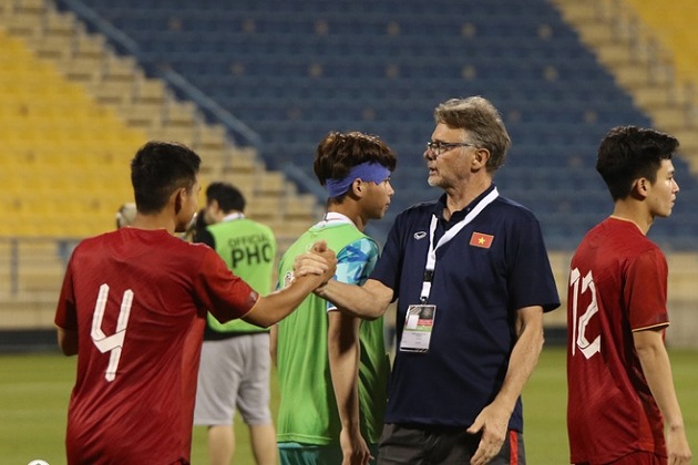 SEA Games 32: HLV Troussier sẽ đập tan mọi nghi ngờ? - Ảnh 2.