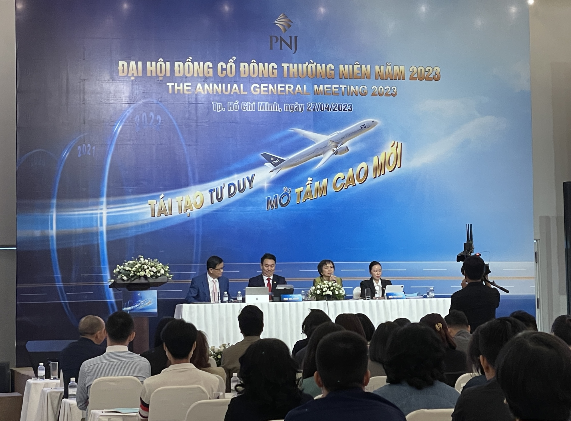 CEO Lê Trí Thông: PNJ chủ động tấn công chứ không có phép màu nào khi sức mua quá kém - Ảnh 2.