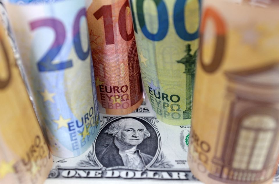 Euro suýt chạm đỉnh, kinh tế Mỹ đè nặng lên USD - Ảnh 1.
