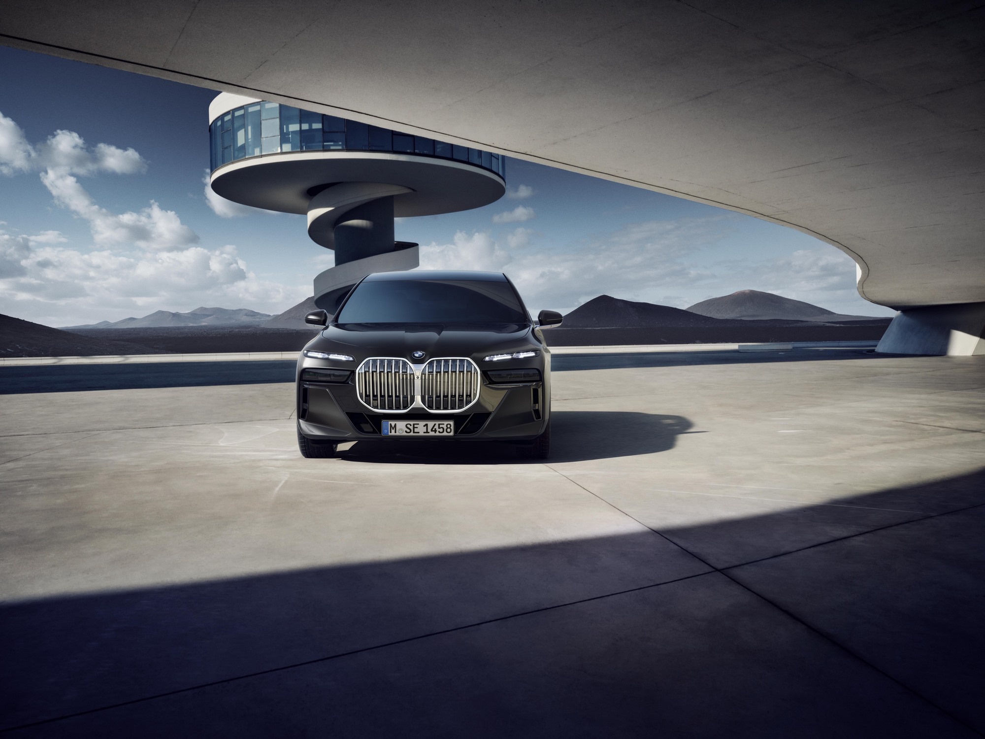 BMW ra mắt xe điện giá gần 7,2 tỷ đồng cho thị trường Việt Nam - Ảnh 11.