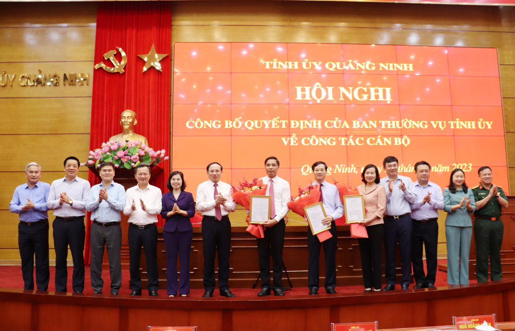 Trao Quyết định điều động ông Vũ Văn Diện giữ chức Phó Chủ tịch UBND tỉnh Quảng Ninh  - Ảnh 1.