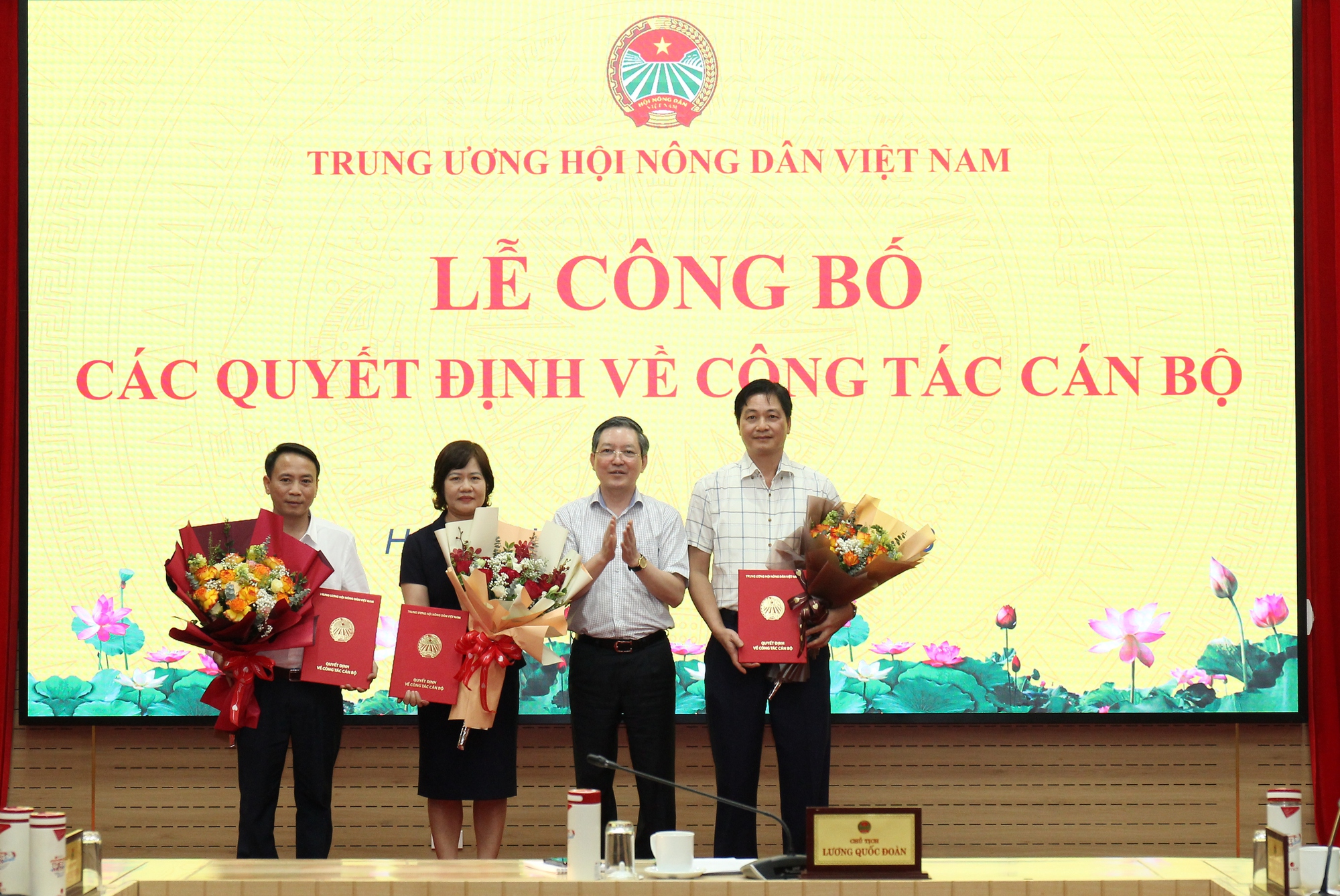 Trung ương Hội Nông dân Việt Nam trao các Quyết định về công tác cán bộ - Ảnh 1.