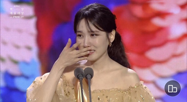 Song Hye Kyo thắng lớn tại Baeksang - Ảnh 2.