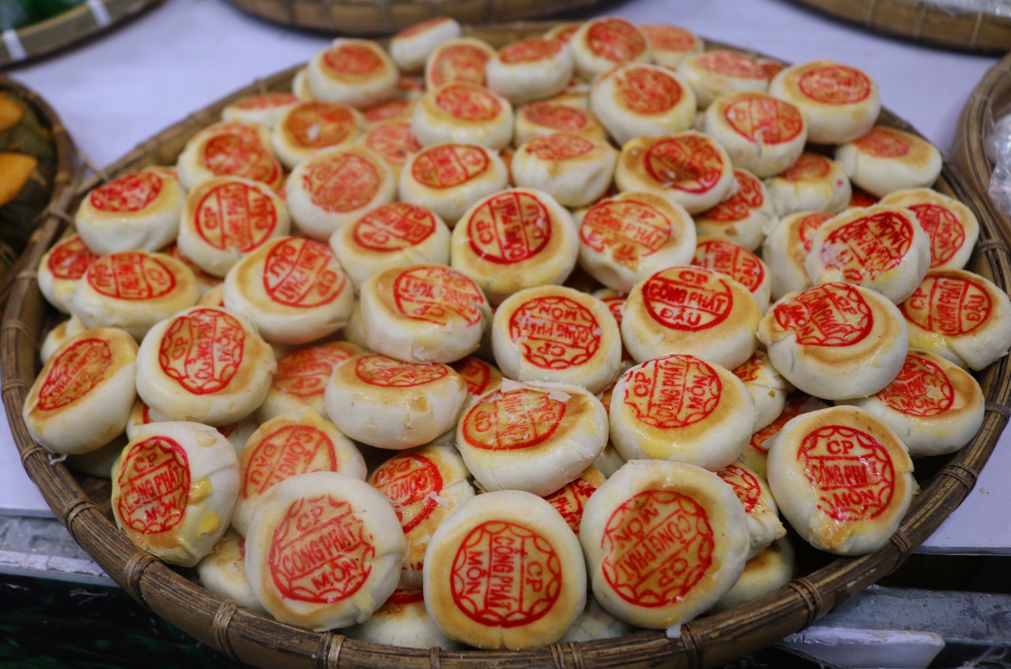Du khách thích thú với hàng trăm loại bánh tại Lễ hội Bánh dân gian Nam bộ tại Cần Thơ - Ảnh 13.