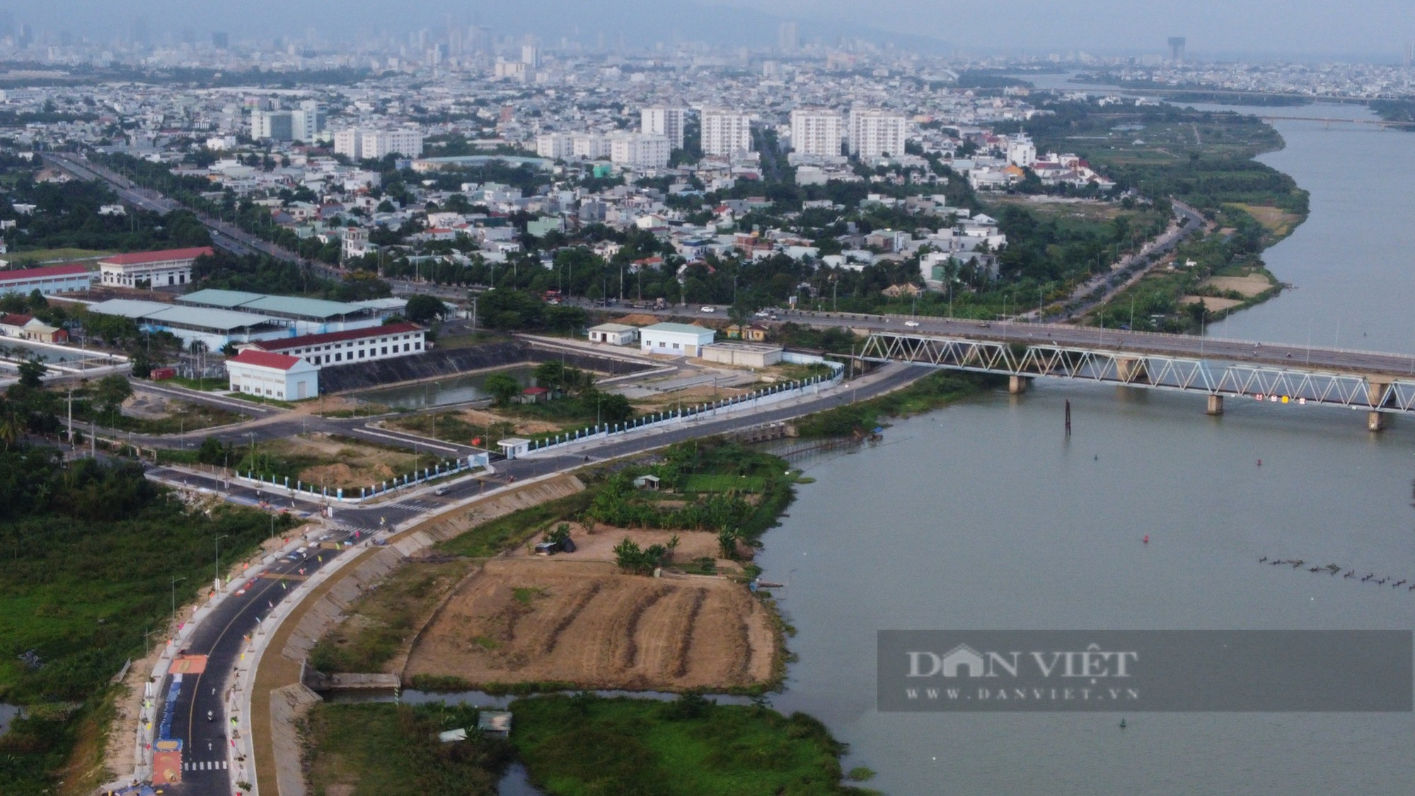Đà Nẵng khánh thành 2 công trình trọng điểm chào mừng ngày thống nhất đất nước - Ảnh 3.