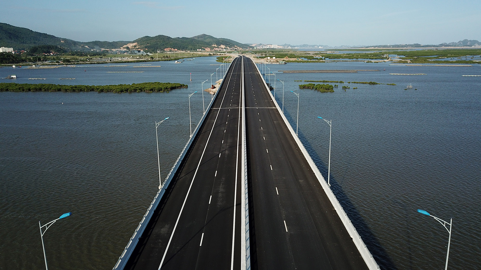 Phong cảnh hữu tình trên những cao tốc nối các tỉnh phía Bắc với Hà Nội - Ảnh 16.