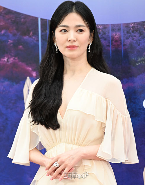 Song Hye Kyo thắng lớn tại Baeksang - Ảnh 1.