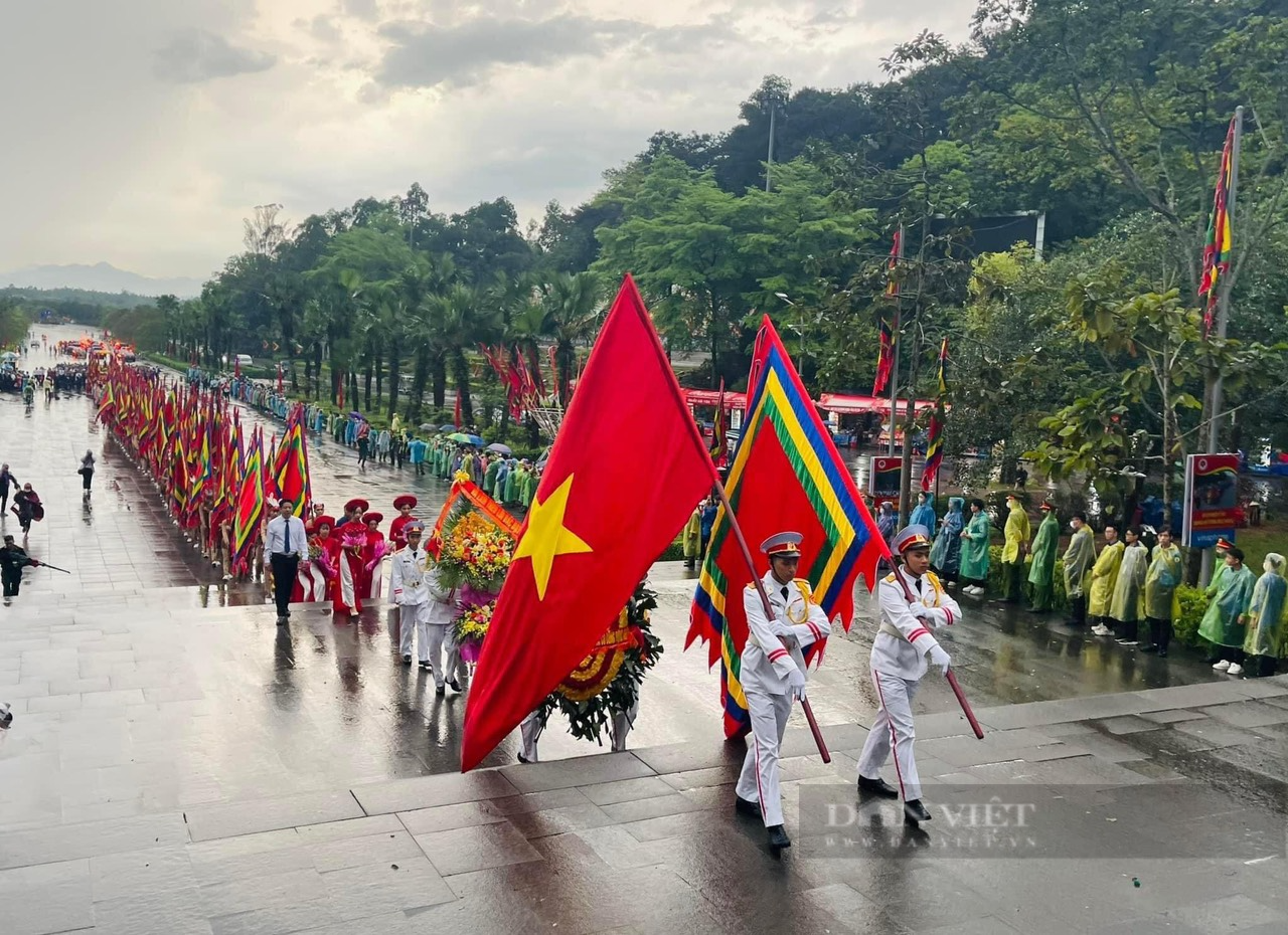 Chủ tịch nước Võ Văn Thưởng dâng hương giỗ Tổ Hùng Vương 2023 - Ảnh 1.