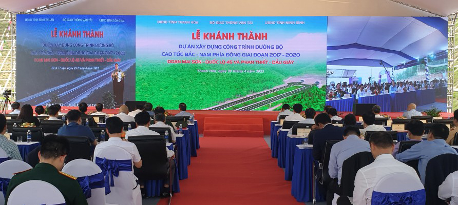 Cận cảnh cao tốc Mai Sơn - QL45 và Phan Thiết - Dầu Giây chính thức khánh thành - Ảnh 5.