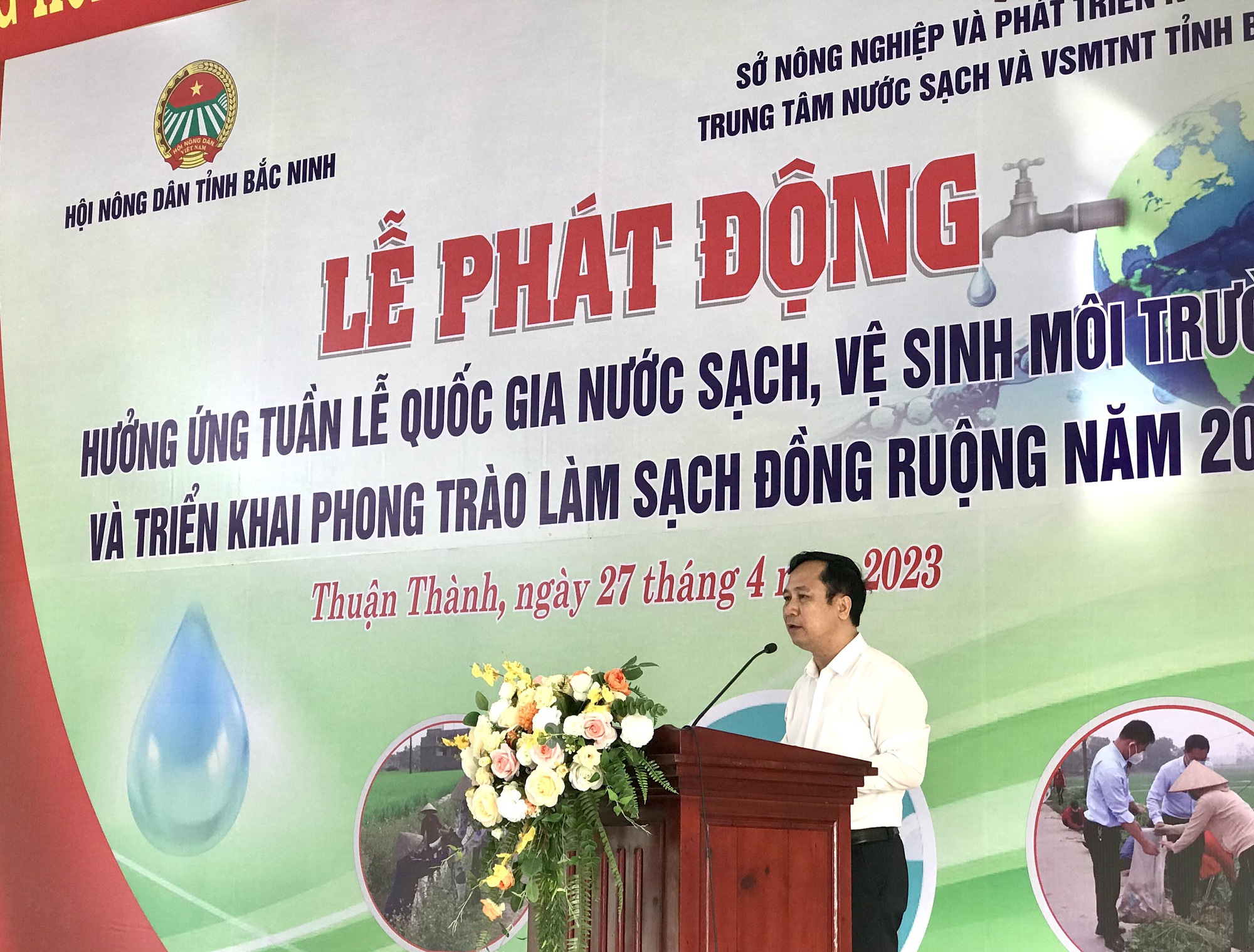  Nông dân Bắc Ninh ra quân hưởng ứng tuần lễ nước sạch VSMT, phát động phong trào “Làm sạch đồng ruộng”   - Ảnh 1.
