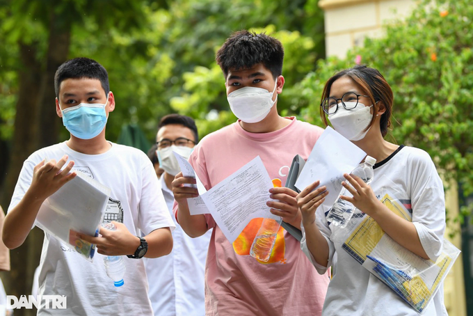 Hà Nội: Chênh lệch điểm chuẩn vào lớp 10 THPT công lập nội và ngoại thành - Ảnh 2.