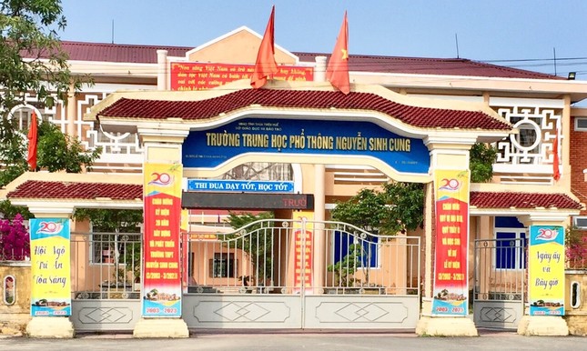 Làm rõ việc trường THPT tự ý cho học sinh nghỉ lễ sớm, ‘ép’ học bù để giáo viên đi chơi biển - Ảnh 1.