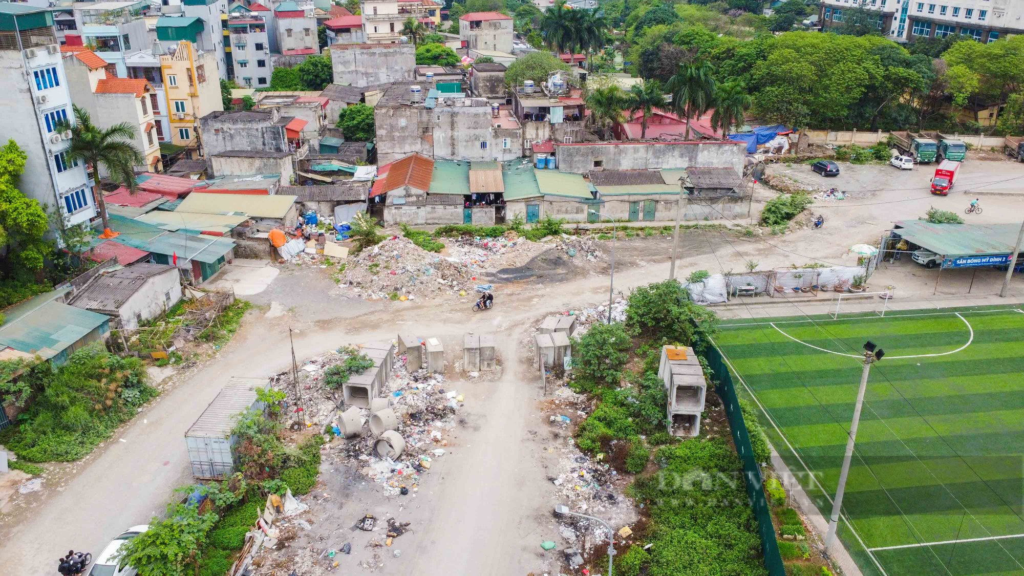 Toàn cảnh tuyến đường nghìn tỷ chậm tiến độ, dở dang nhếch nhác giữa Thủ đô - Ảnh 4.