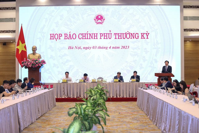 Thứ trưởng Nguyễn Thanh Lâm: &quot;Thuê bao đăng ký CMTND vẫn hoạt động bình thường&quot;  - Ảnh 1.