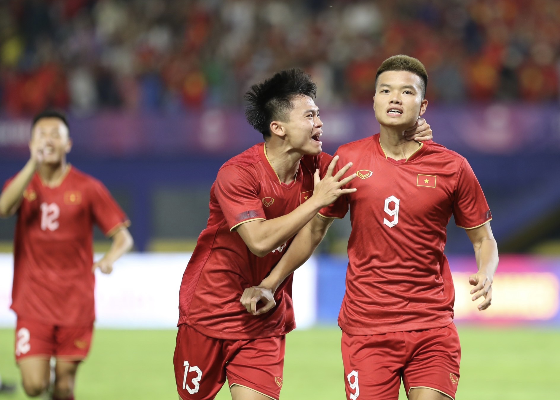 SEA Games 32: Nhiều sai sót trong chiến thắng của U22 Việt Nam trước U22 Lào - Ảnh 1.