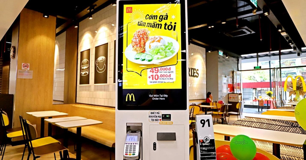 Con số &quot;ám ảnh&quot; McDonald's và Starbucks tại thị trường Việt Nam: Mở 100 cửa hàng trong 10 năm - Ảnh 1.