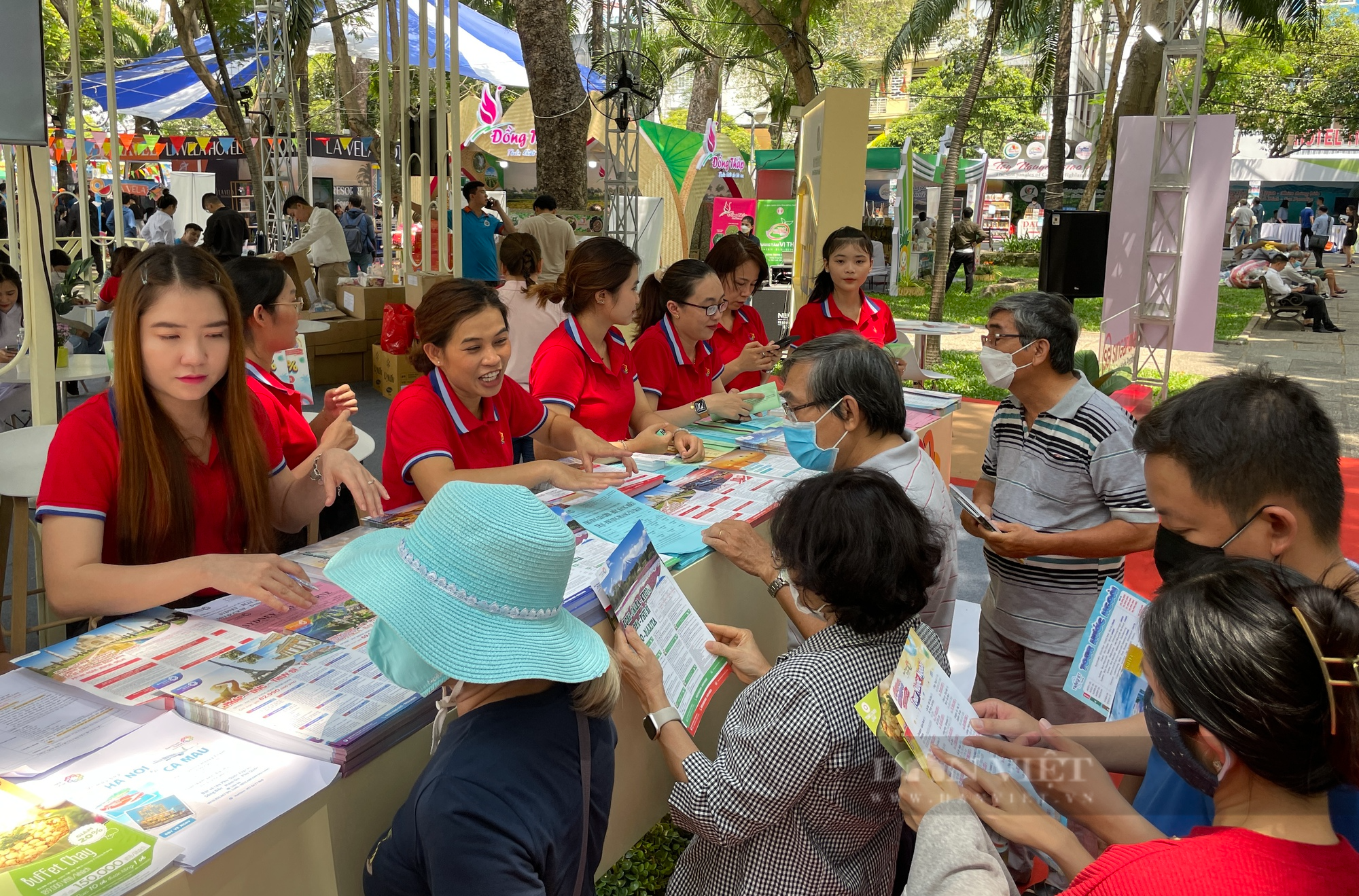 Nhiều tour trong và ngoài nước giá hấp dẫn tại Ngày hội Du lịch TP.HCM, cứ đặt là có quà - Ảnh 1.