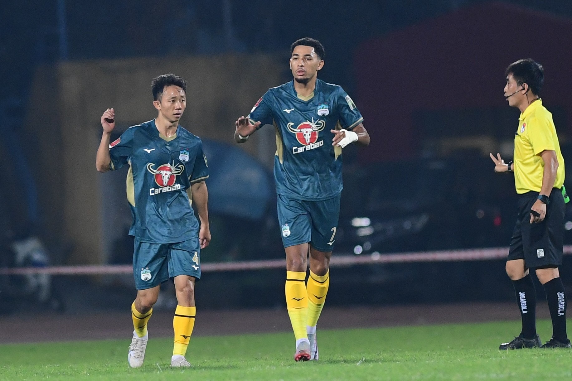 Minh Vương lập siêu phẩm, CLB HAGL thắng đậm Viettel FC - Ảnh 2.