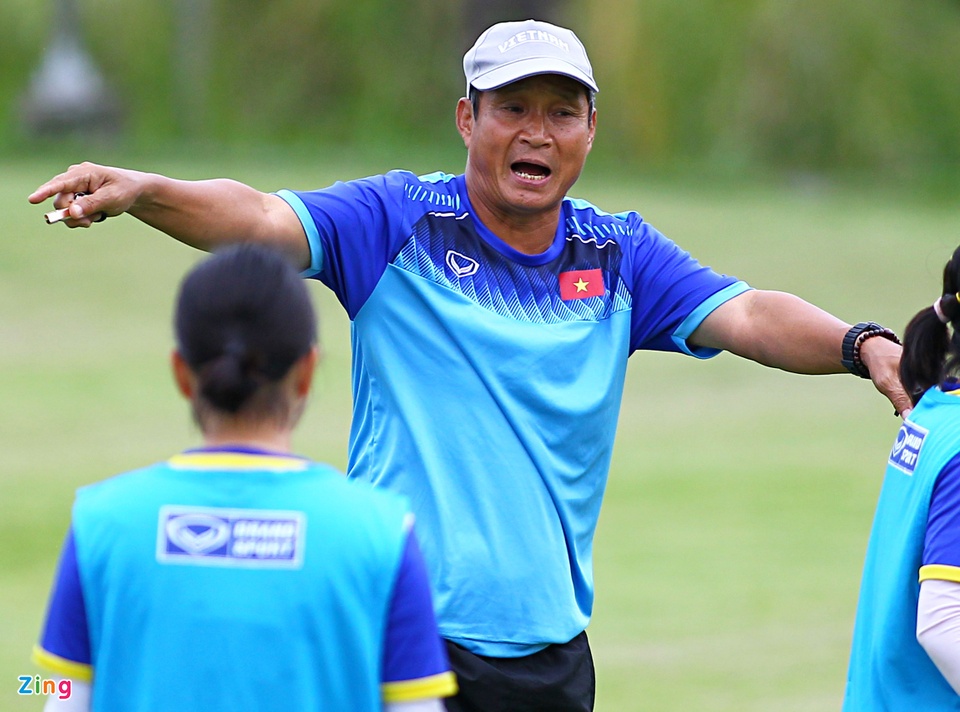 HLV Mai Đức Chung nói gì khi Indonesia rút lui khỏi môn bóng đá nữ SEA Games 32? - Ảnh 1.