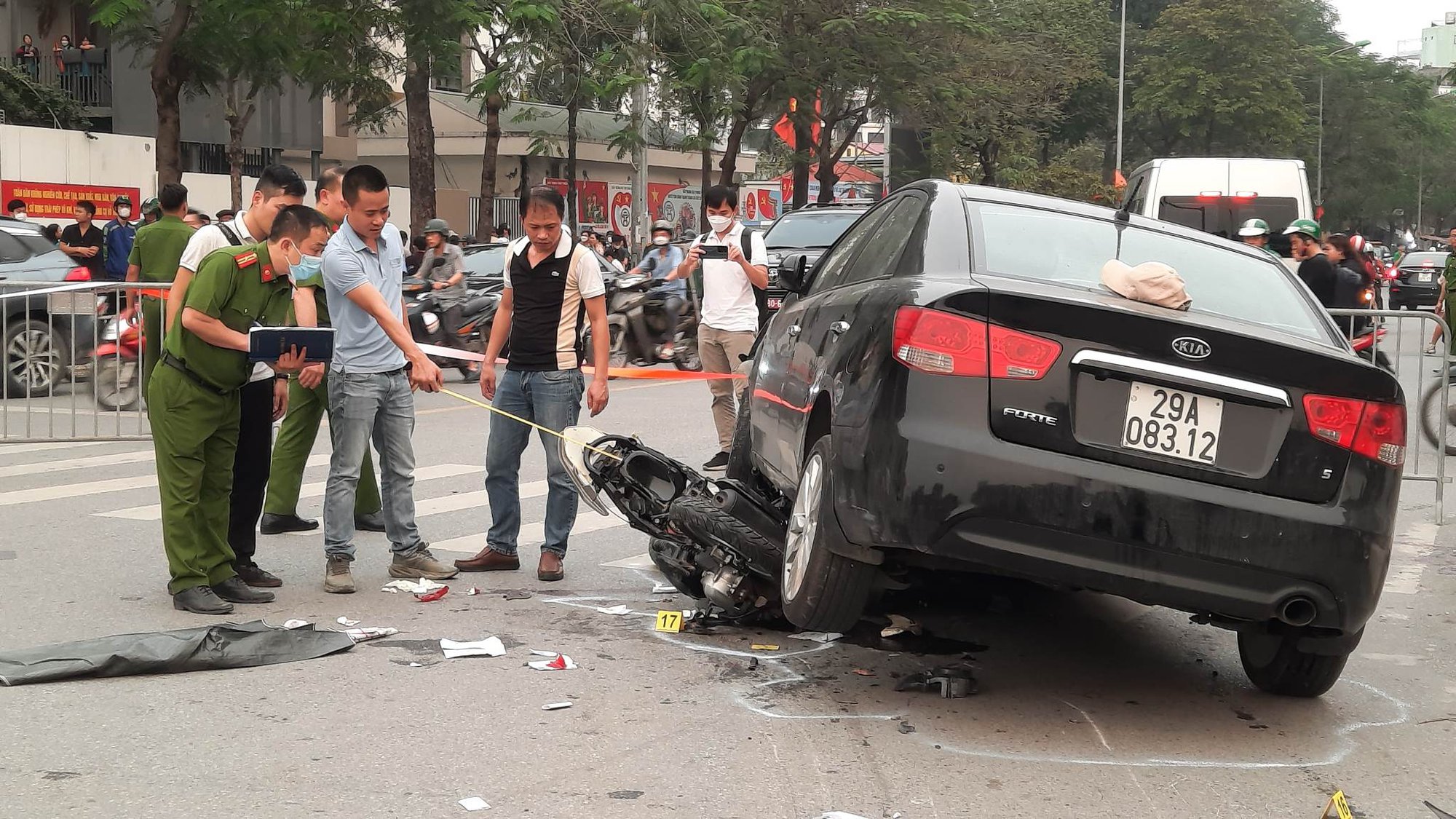 Vụ ô tô &quot;điên&quot; Hà Nội: Chuyên gia chỉ ra nguyên nhân nhiều tài xế mắc phải khi lái xe - Ảnh 2.