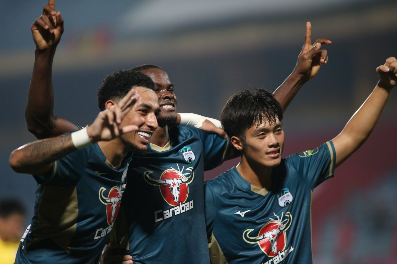 Minh Vương lập siêu phẩm, CLB HAGL thắng đậm Viettel FC - Ảnh 9.