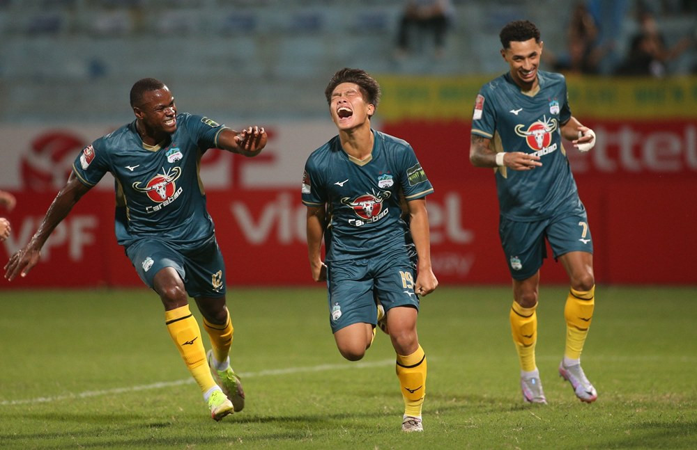 Minh Vương lập siêu phẩm, CLB HAGL thắng đậm Viettel FC - Ảnh 8.
