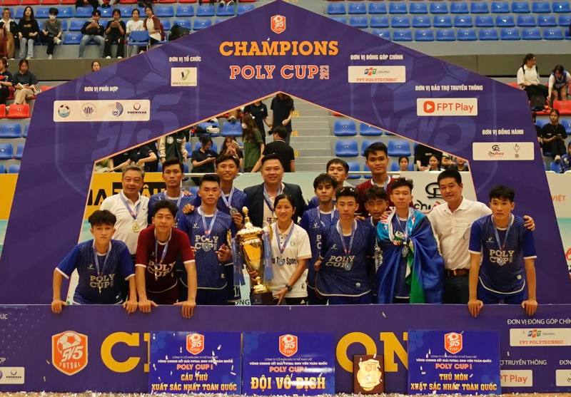 Thắng chủ nhà ĐH Phenikaa, ĐH Sư phạm TDTT TP.HCM vô địch futsal sinh viên toàn quốc - Ảnh 1.