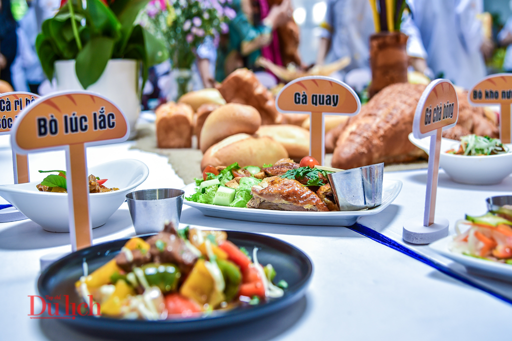Hơn 100 món ăn kèm bánh mì tại Lễ hội Bánh mì Việt Nam - Ảnh 13.