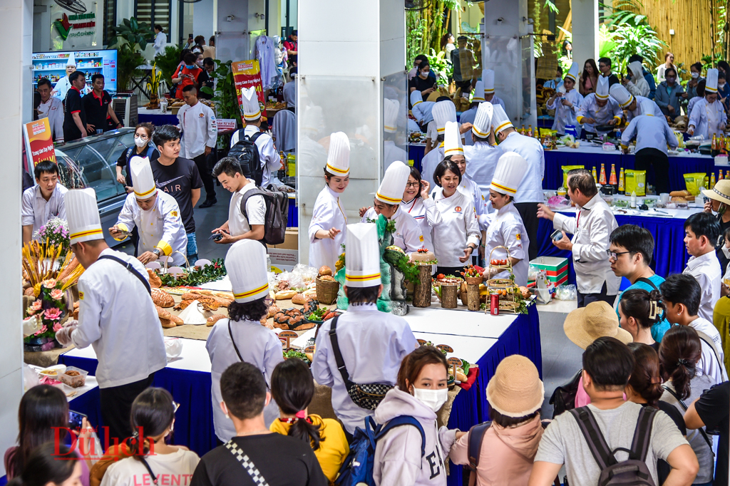 Hơn 100 món ăn kèm bánh mì tại Lễ hội Bánh mì Việt Nam - Ảnh 3.