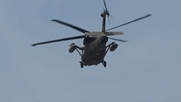 Cận cảnh dòng trực thăng UH-60JA Nhật Bản vừa mất tích - Ảnh 20.