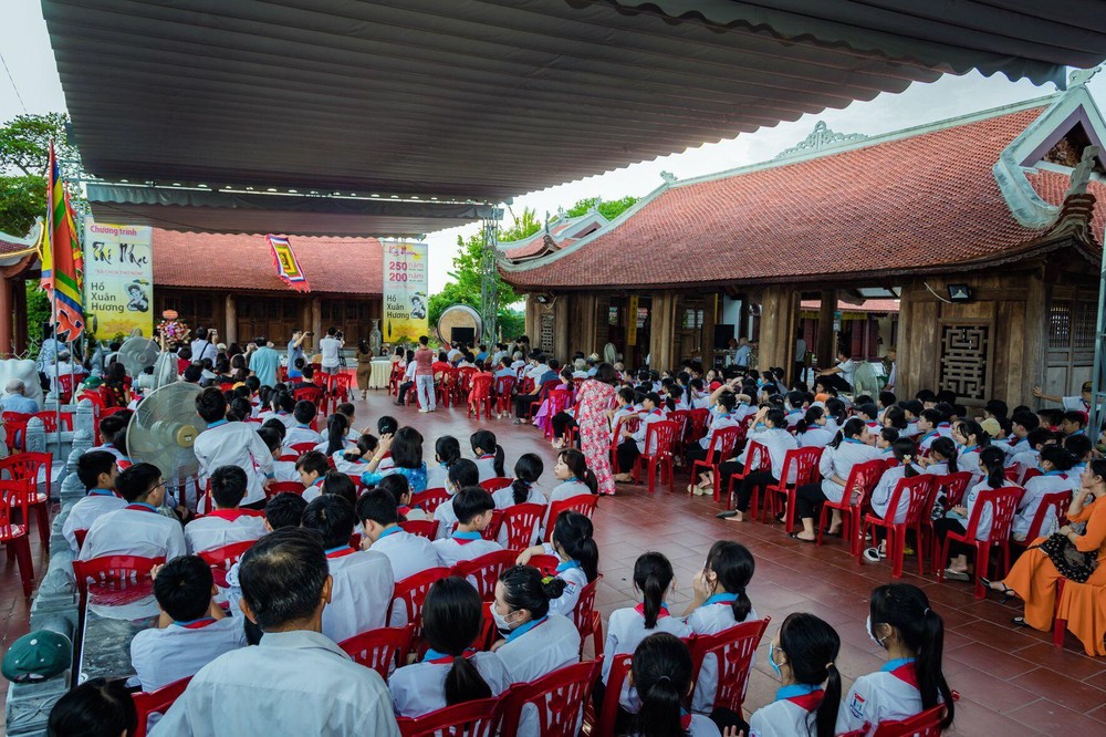 Làng cổ ở Nghệ An là đất địa linh nhân kiệt, làng khoa bảng, nơi nữ sĩ Xuân Hương chào đời - Ảnh 4.