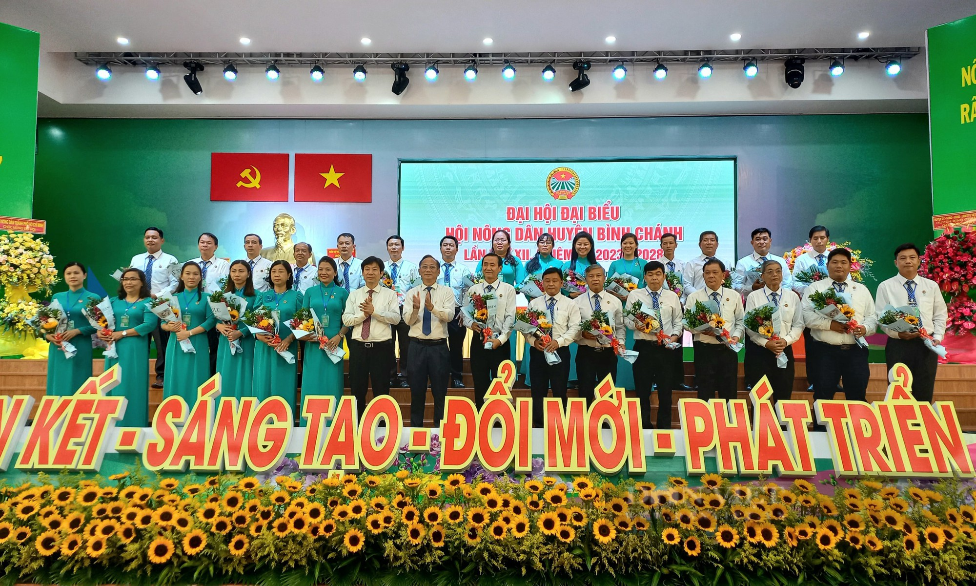 Đại hội Đại biểu Hội Nông dân huyện Bình Chánh (TP.HCM): Ông Nguyễn Thanh Bạch tái cử chức chủ tịch  - Ảnh 1.