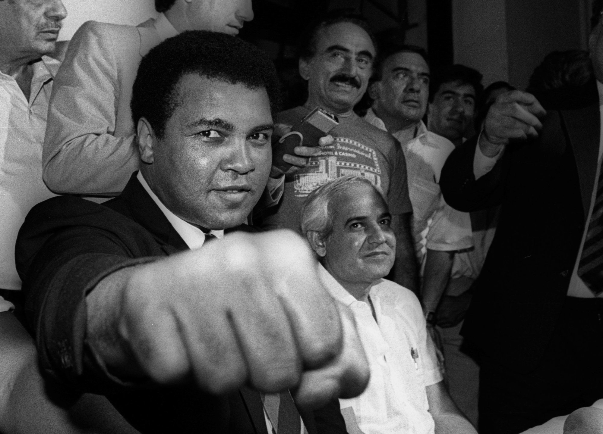 Trận đấu nào đã đưa Muhammad Ali vào ngôi đền của những huyền thoại? - Ảnh 1.