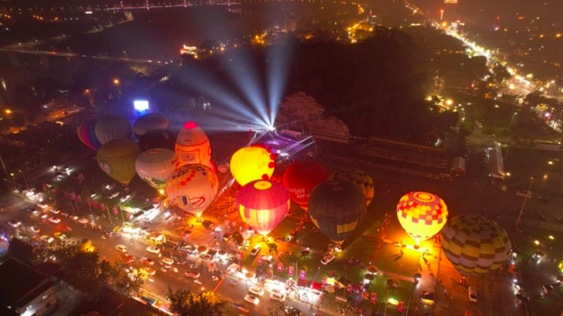 Á vương Hoàng Sơn, Á hậu Quản Hân trở thành Đại sứ Lễ hội Khinh khí cầu quốc tế 2023 - Ảnh 2.