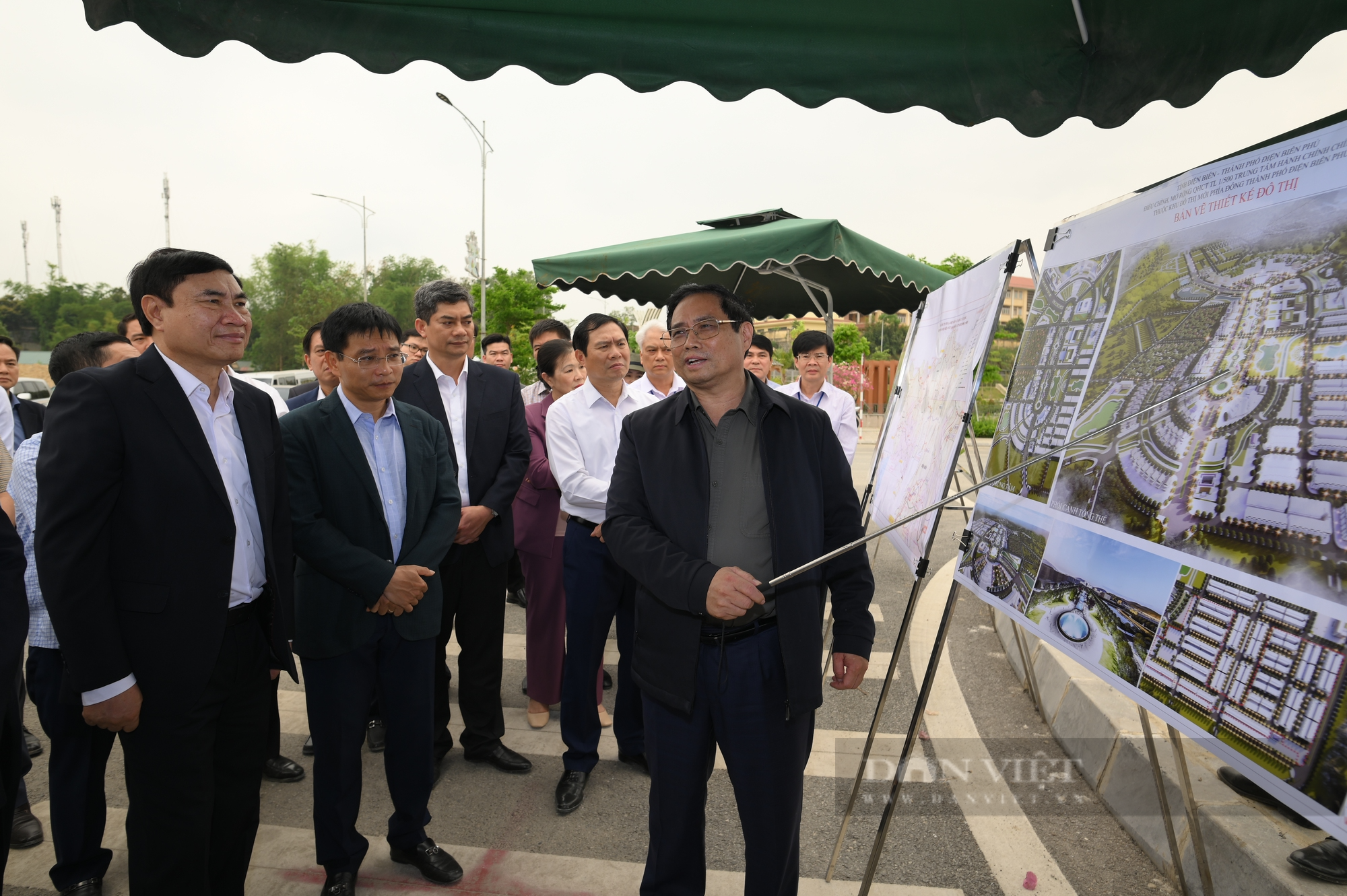 Thủ tướng Chính phủ Phạm Minh Chính kiểm tra tiến độ thực hiện các dự án trọng điểm của tỉnh Điện Biên - Ảnh 1.
