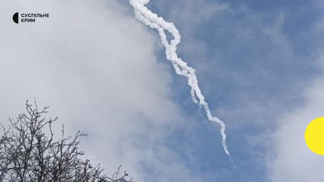 Nóng chiến sự: Hai vụ nổ rung chuyển Crimea, tên lửa Ukraine bị bắn hạ ở Feodosiia - Ảnh 1.
