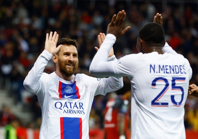 Giữa &quot;bão chỉ trích&quot;, Messi tỏa sáng giúp PSG củng cố ngôi đầu Ligue 1 - Ảnh 1.